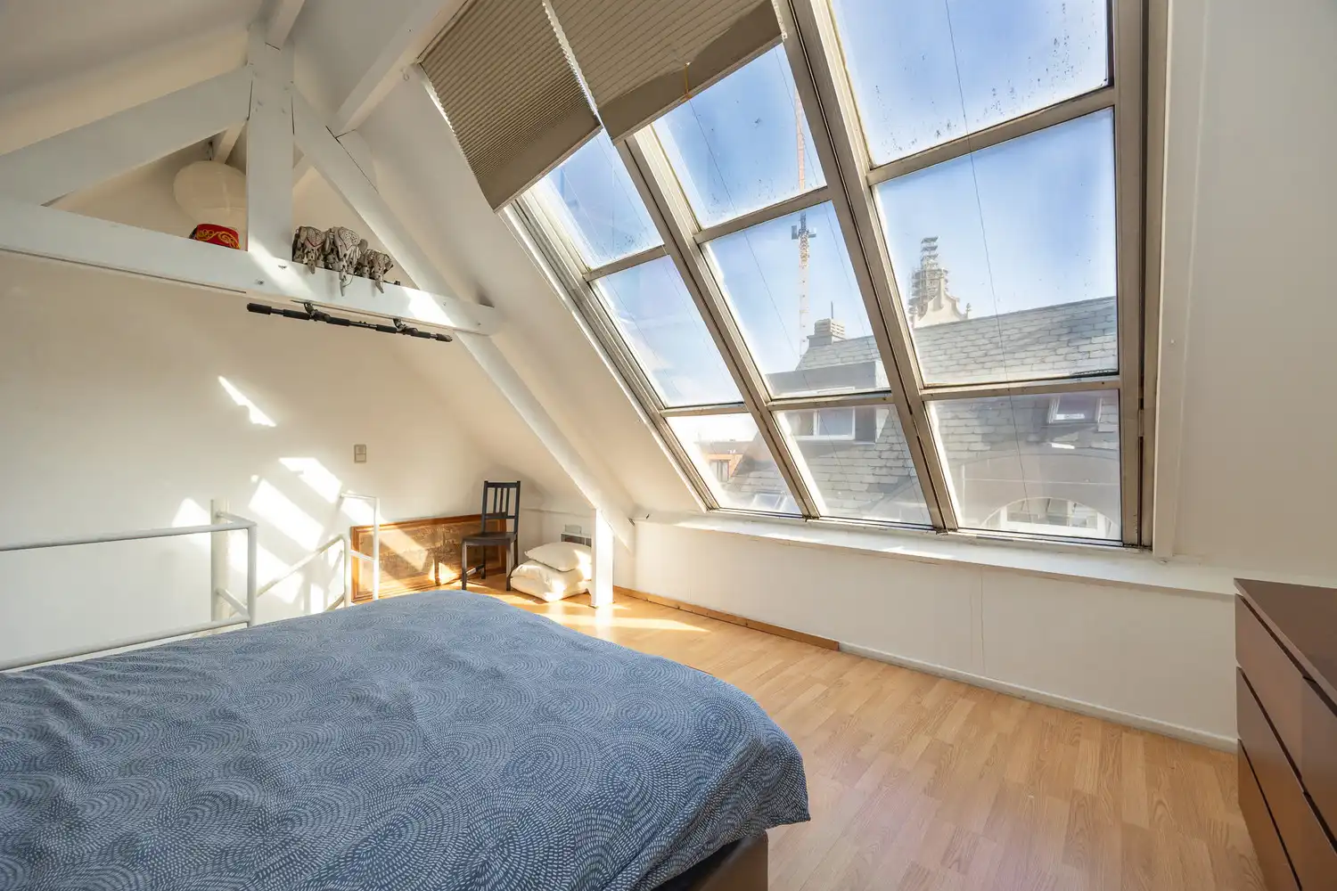 Hoofdfoto van de publicatie: Lichtrijk wonen in het historische centrum van Antwerpen, met Scheldezicht vanuit de leefruimte!