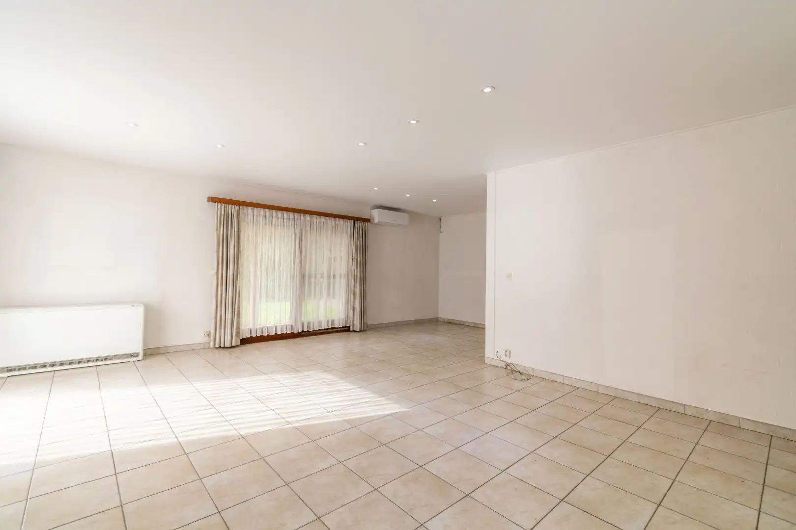 CHARMANTE GELIJKVLOERSVILLA OP TOPLOCATIE ! foto 15