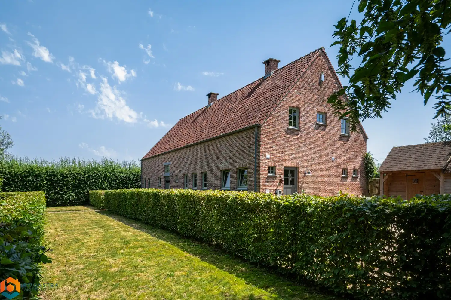 Hoevewoning met 3 slpkrs en zwemvijver op unieke locatie te Vremde foto 2