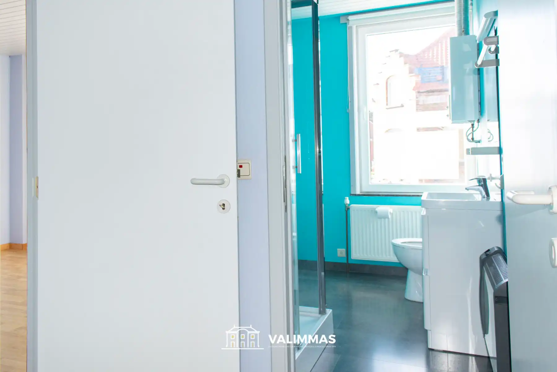 Degelijke, verzorgde en ruime rijwoning met tuin, parking... foto 17