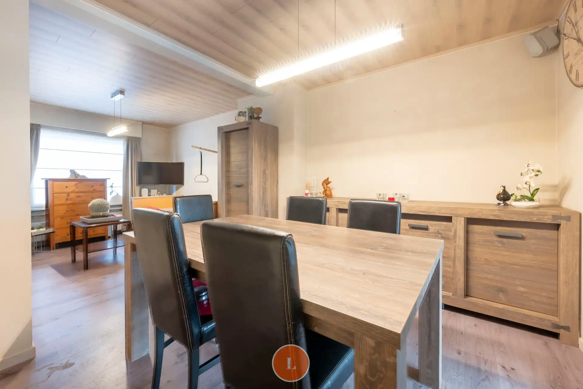 Instapklare stadswoning met 2 slaapkamers, ruime zolder en gezellige stadstuin foto {{pictureIndex}}