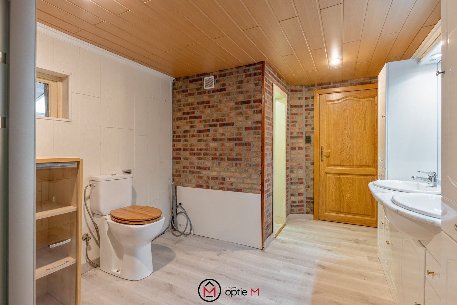 Ruime woning met garage en zonnepanelen foto 12