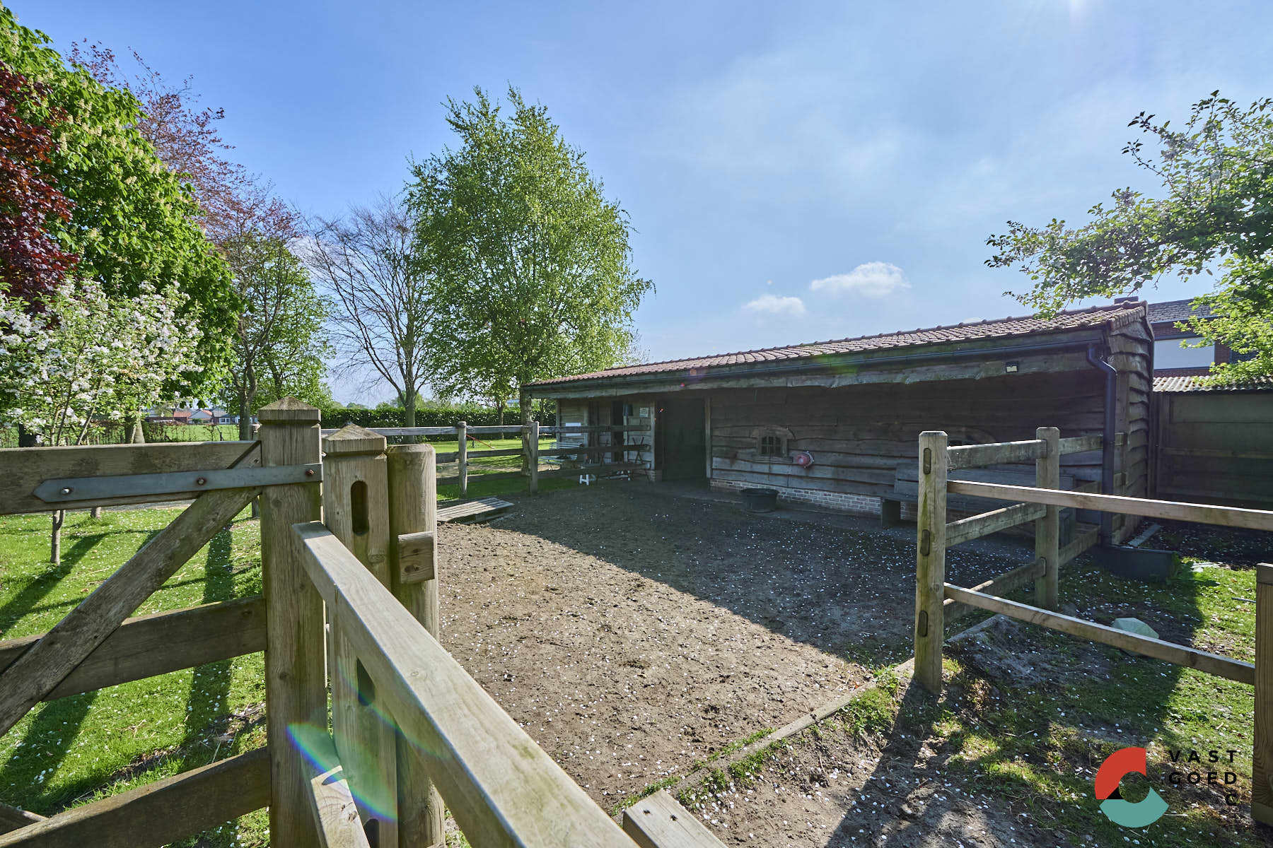 Rustig gelegen karaktervolle hoeve met zicht op de weilanden foto 35