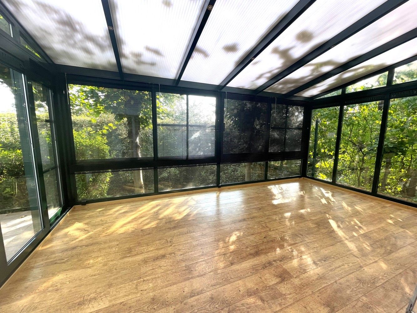 Villa met zonnige tuin in een rustige buurt foto 5