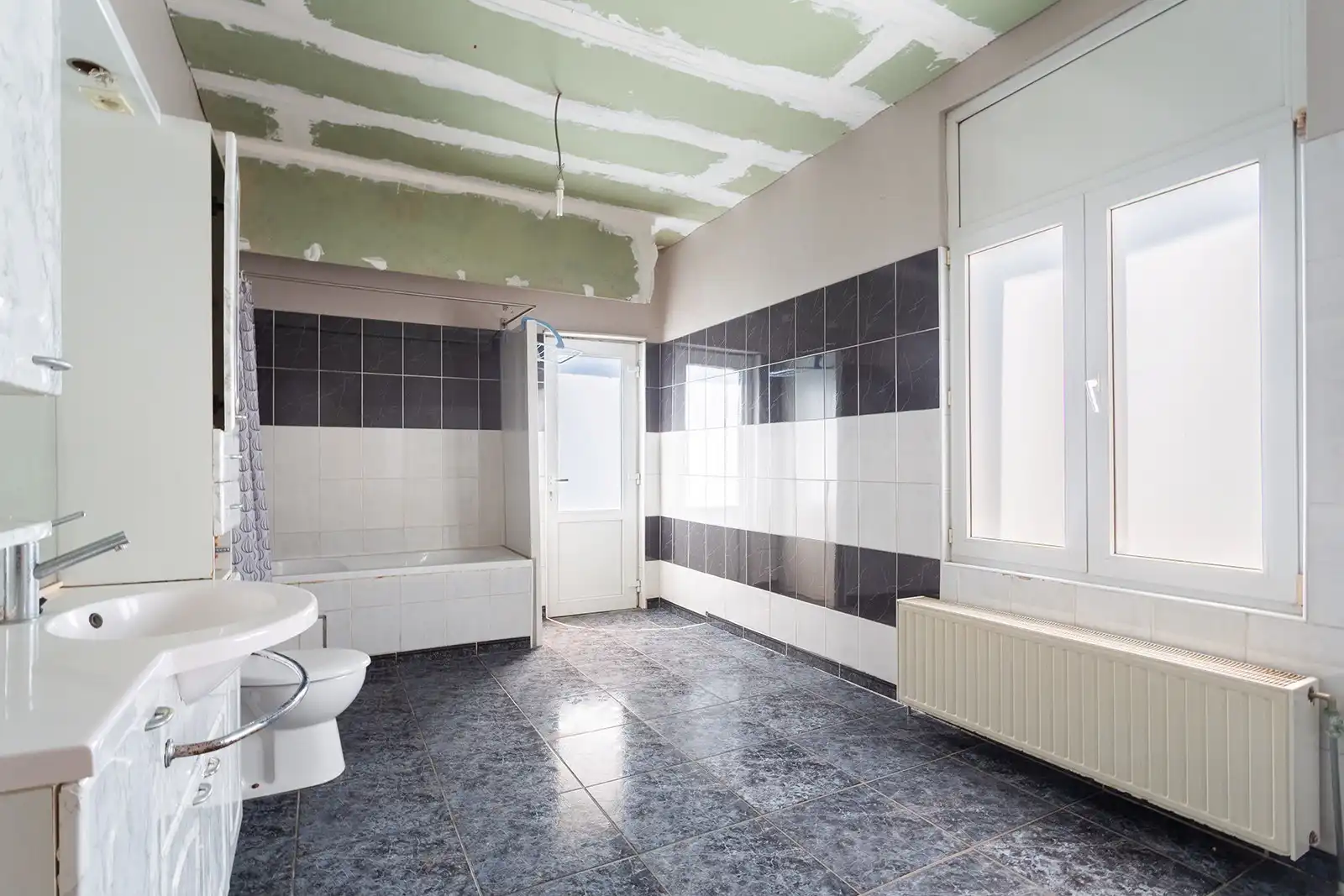 Karaktervolle voorgevel met leuke buitenruimte foto 10