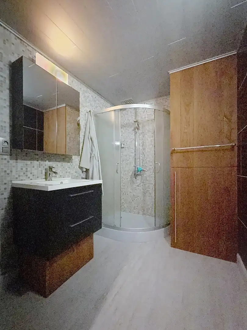 Ruim duplex appartement met 4 slaapkamers, garage en energielabel C in Oostende, bouwjaar 1989 foto 17