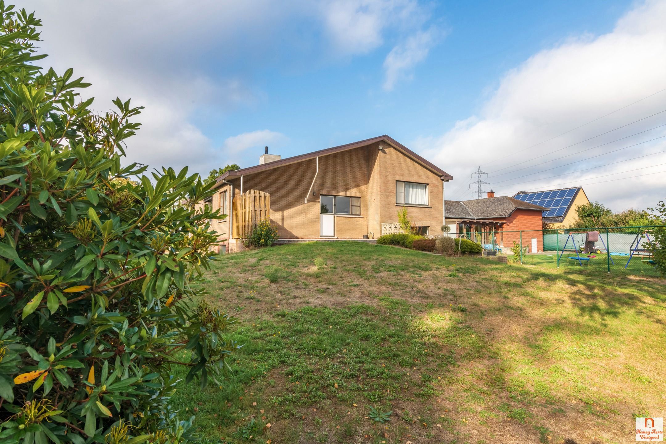 Split-level woning met grote tuin en vrij uitzicht foto 51