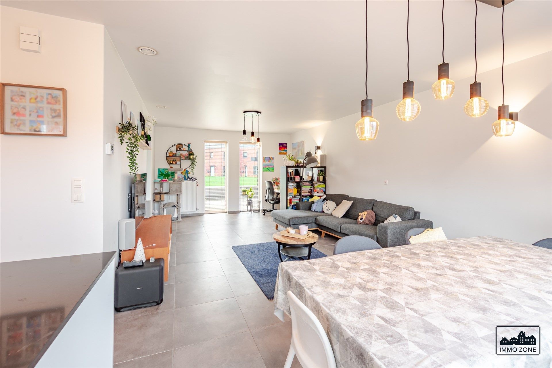 Instapklare woning in leuke omgeving met 4 slaapkamers! foto 3