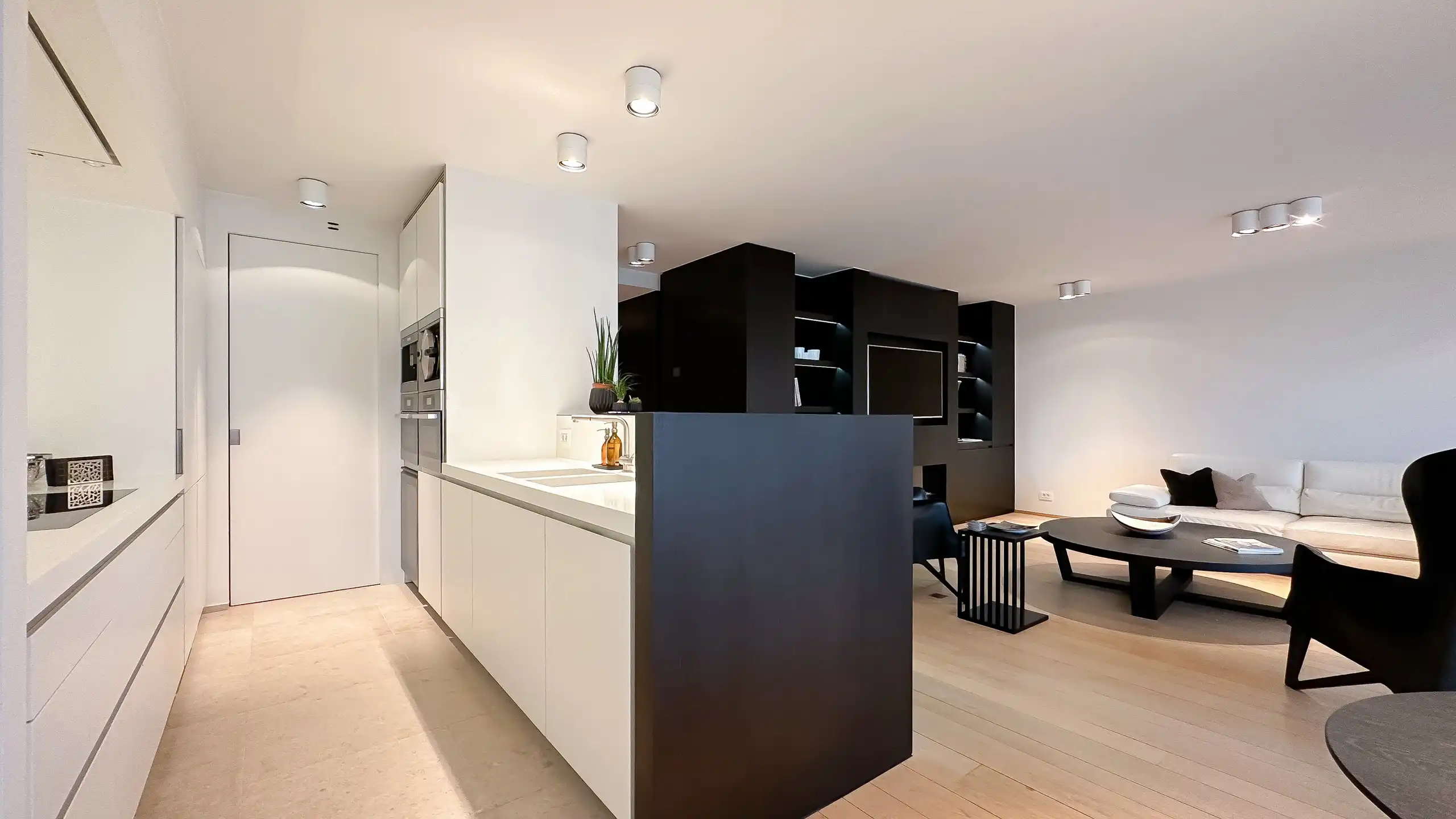 Uitzonderlijk appartement in de iconische residentie Carlton foto 17