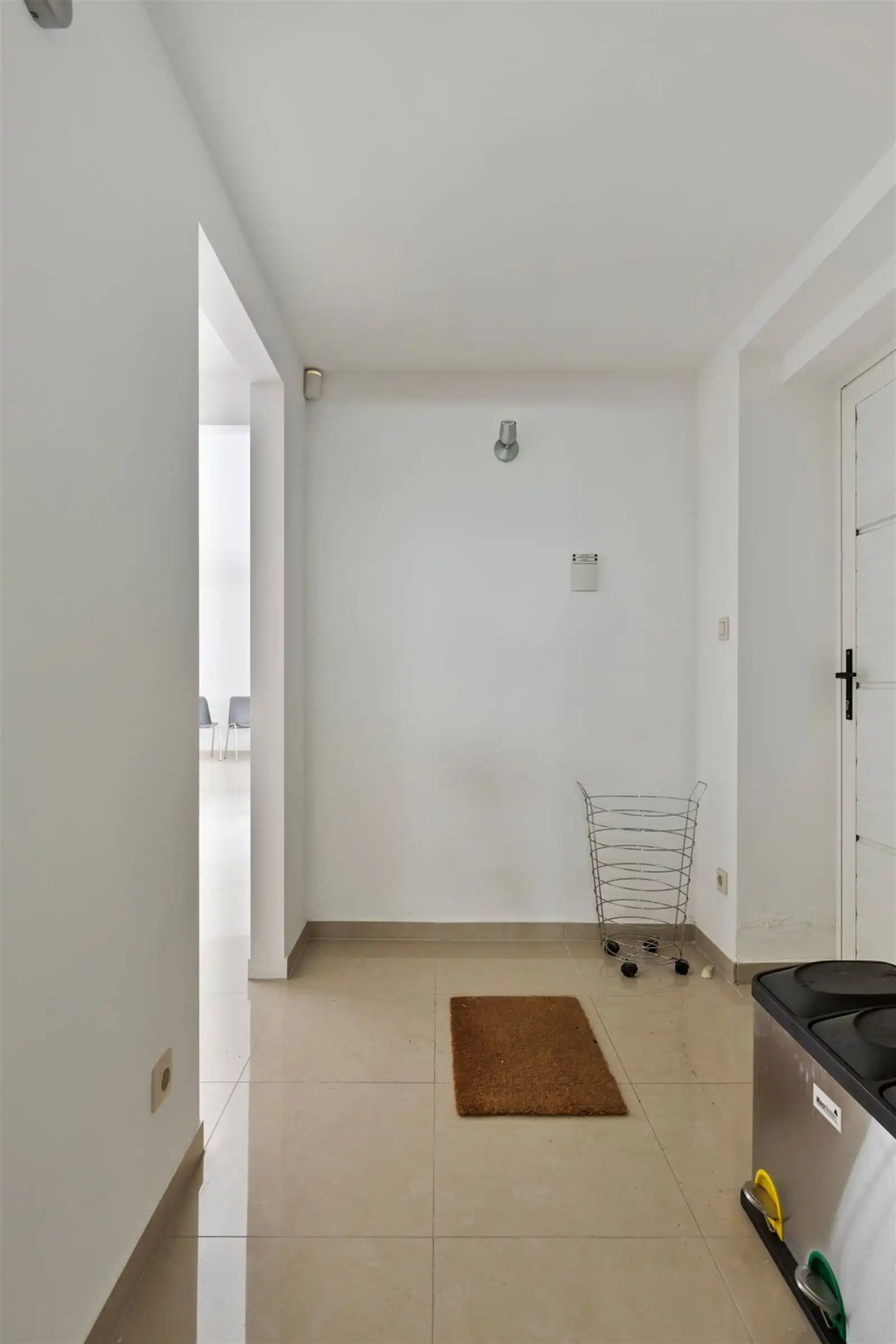 Stockage met bureel en sanitair  foto 11