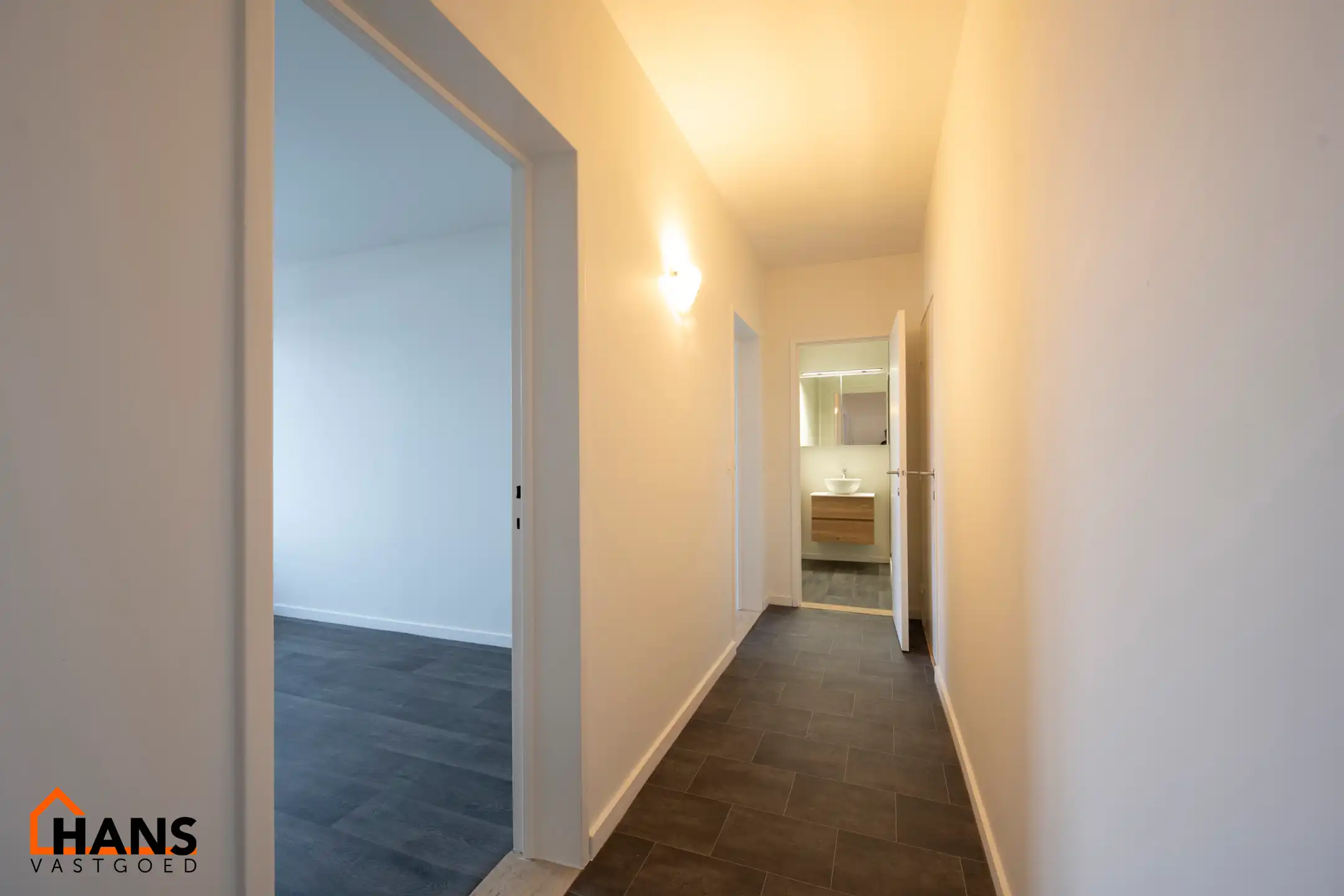 Gerenoveerd appartement met garage foto 12