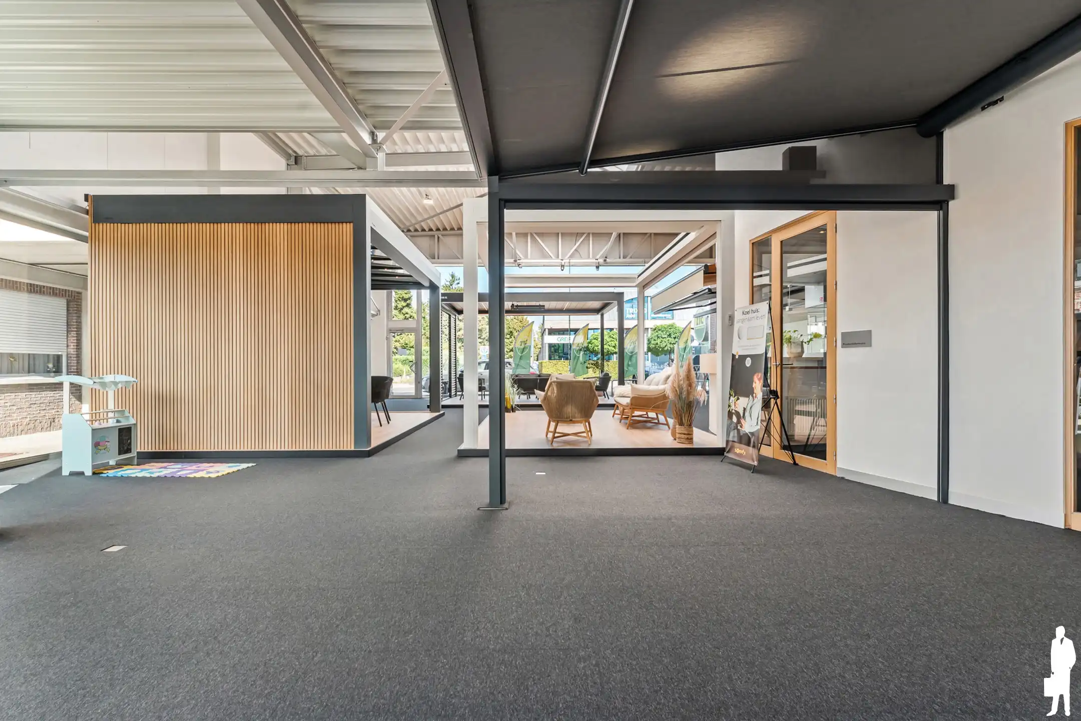 Winkelruimte / showroom te huur van ca. 240 m²  foto 6