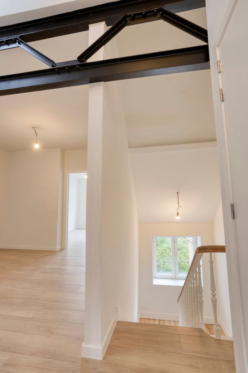 Stijlvol gerenoveerd duplex-appartement met terras foto 10