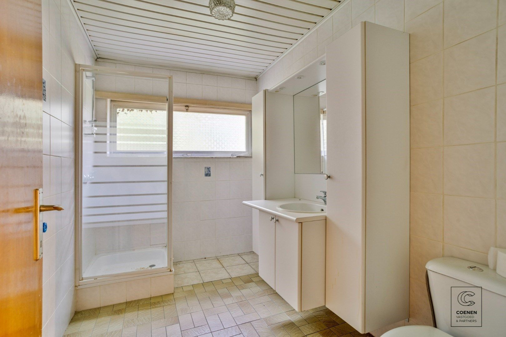 Unieke kans in Westmalle: te renoveren woning met 4 à 5 slpk' s, 236 m² bew. opp. op perceel van 3.990 m²! foto 9