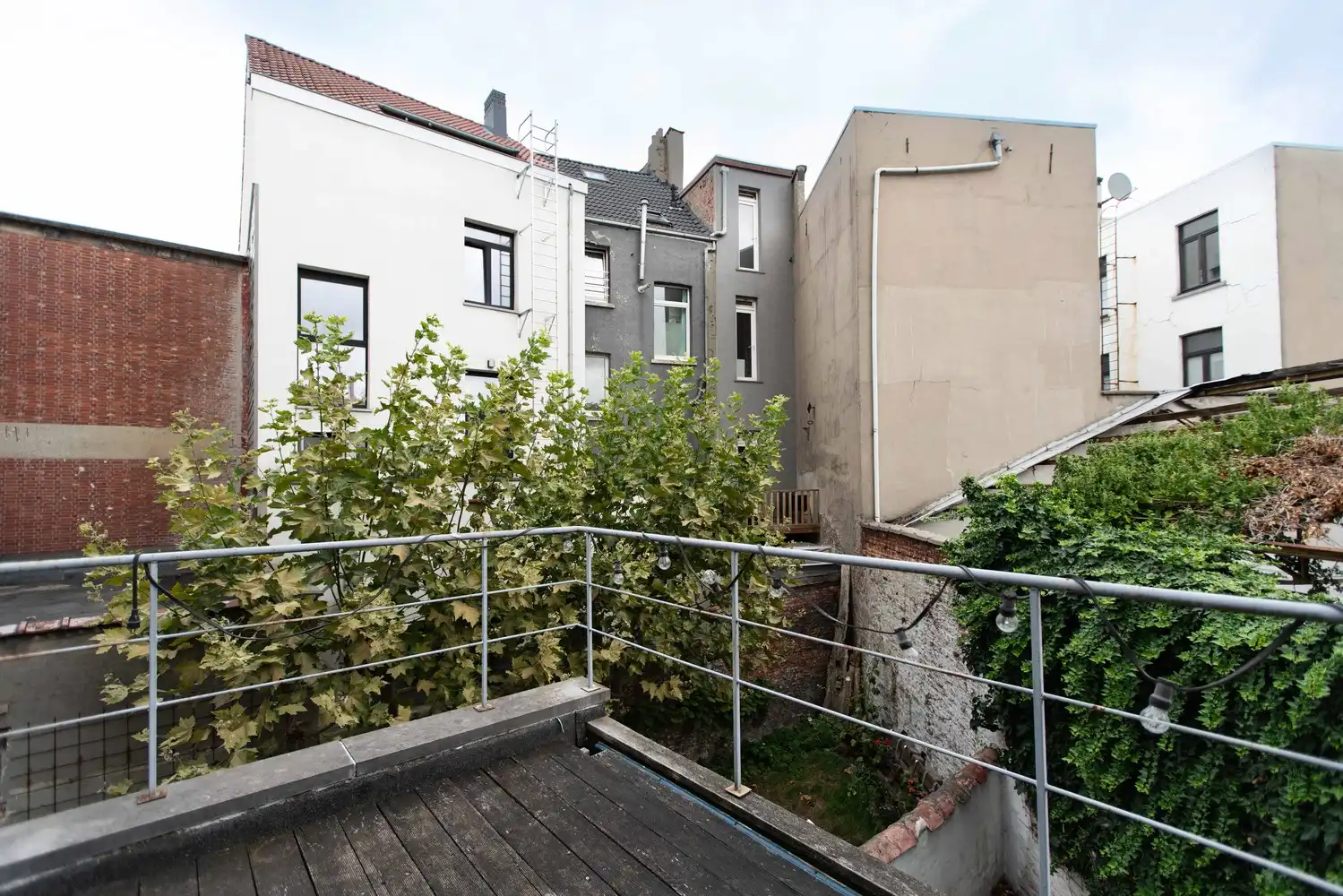 Karaktervol huis met 3 slaapkamers en 2 buitenruimtes op het Zuid. foto 8
