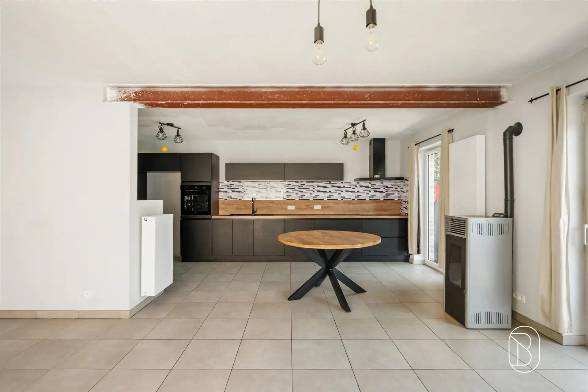Recente woning (2021) met 4 slpk en zwembad! foto 10