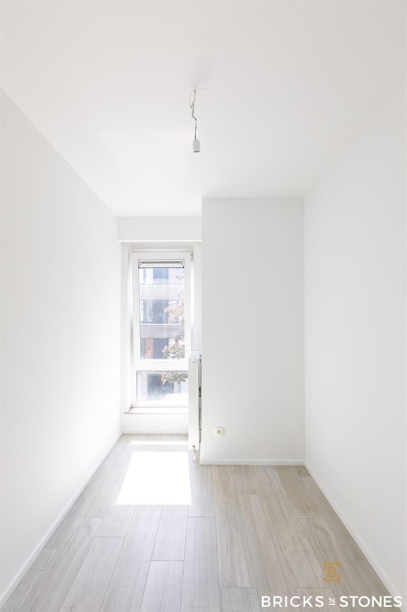 Vernieuwd appartement met terras foto 8