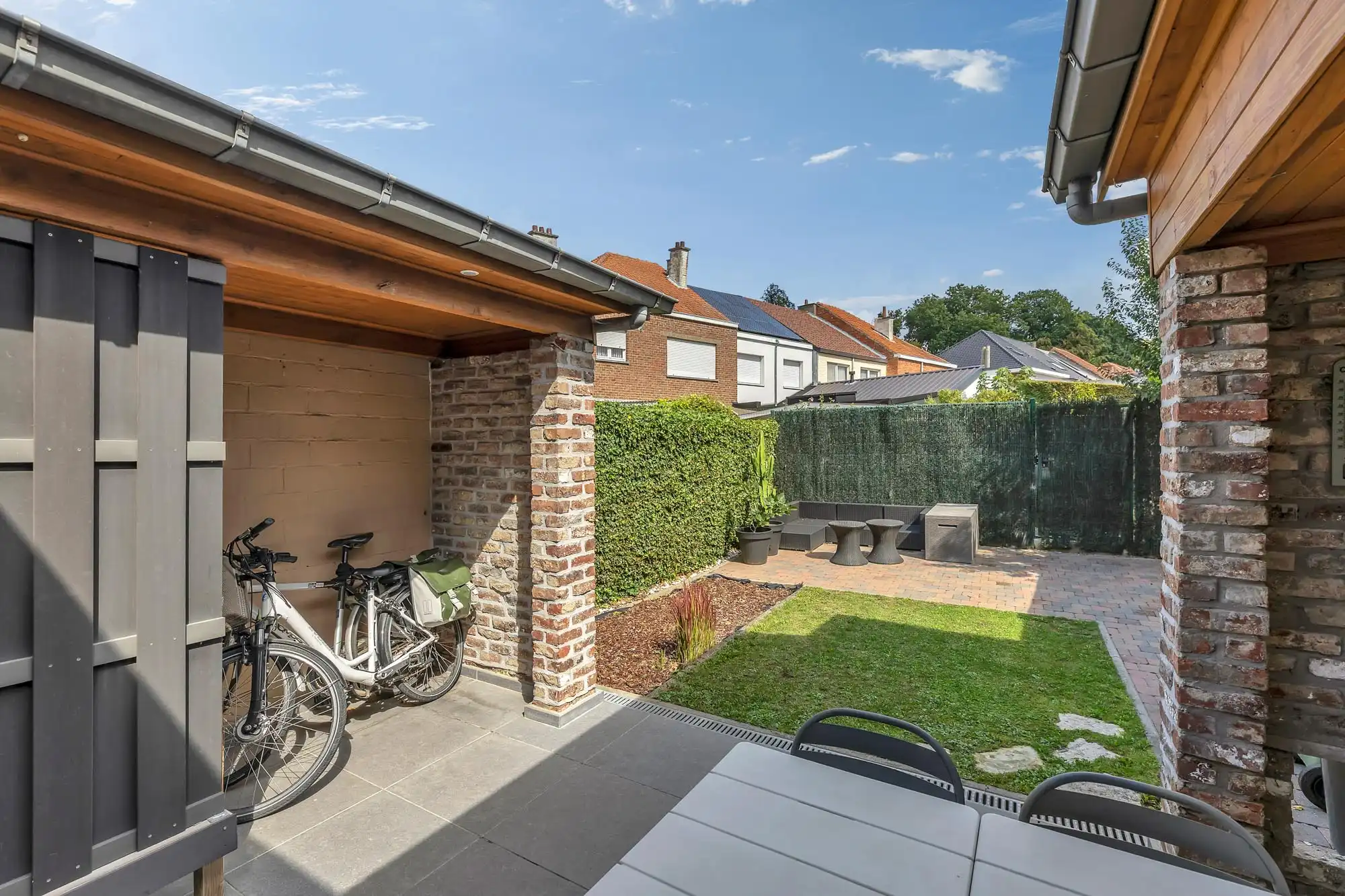 Instapklare woning met 3 slaapkamers, tuin en terras foto 13