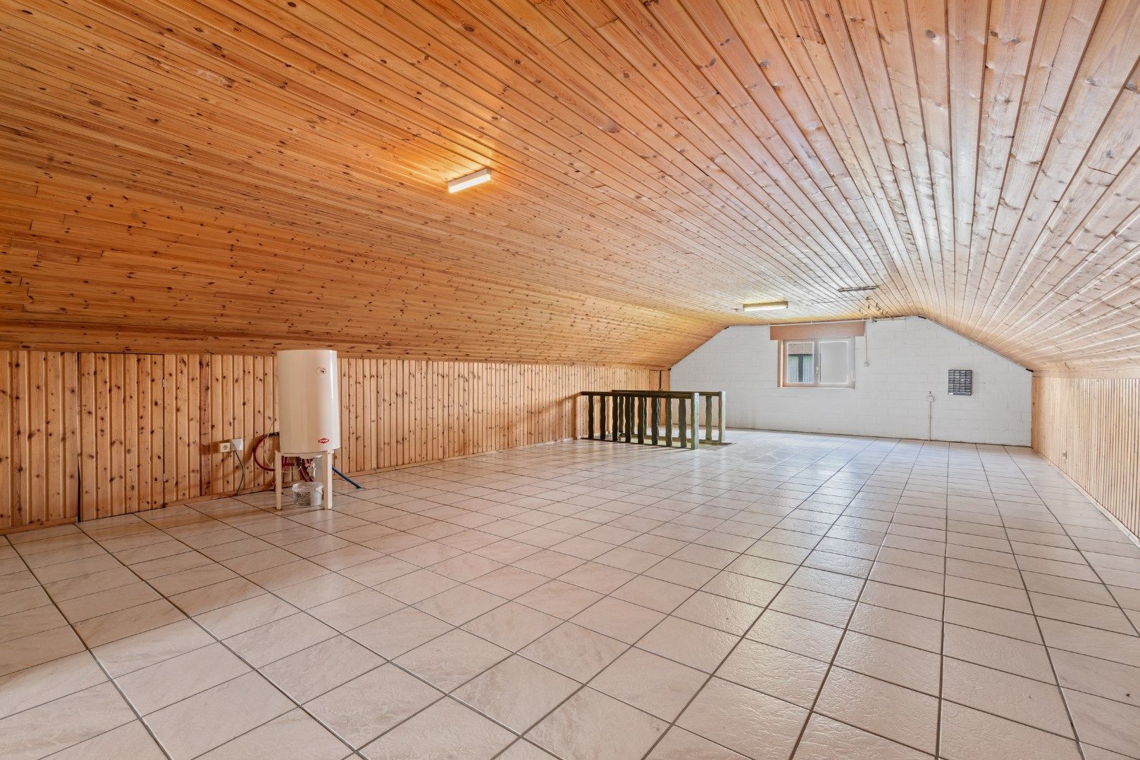 Te koop te Moerbeke – Ruime open bebouwing met 3 slaapkamers, open zolder, tuin en garage foto 17