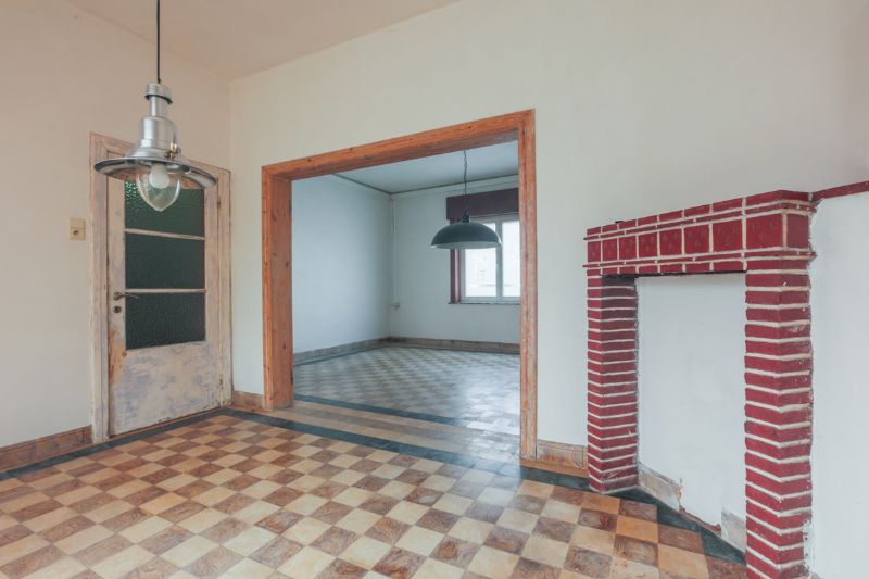 Te renoveren woning met2 slaapkamers op een totale oppervlakte van 481m². foto 3