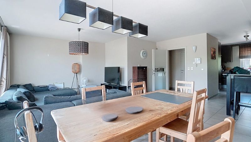 Ruim 3 slaapkamer duplex-appartement van 130m² met terras op zuid-oosten, ondergrondse staanplaats en kelder foto 9