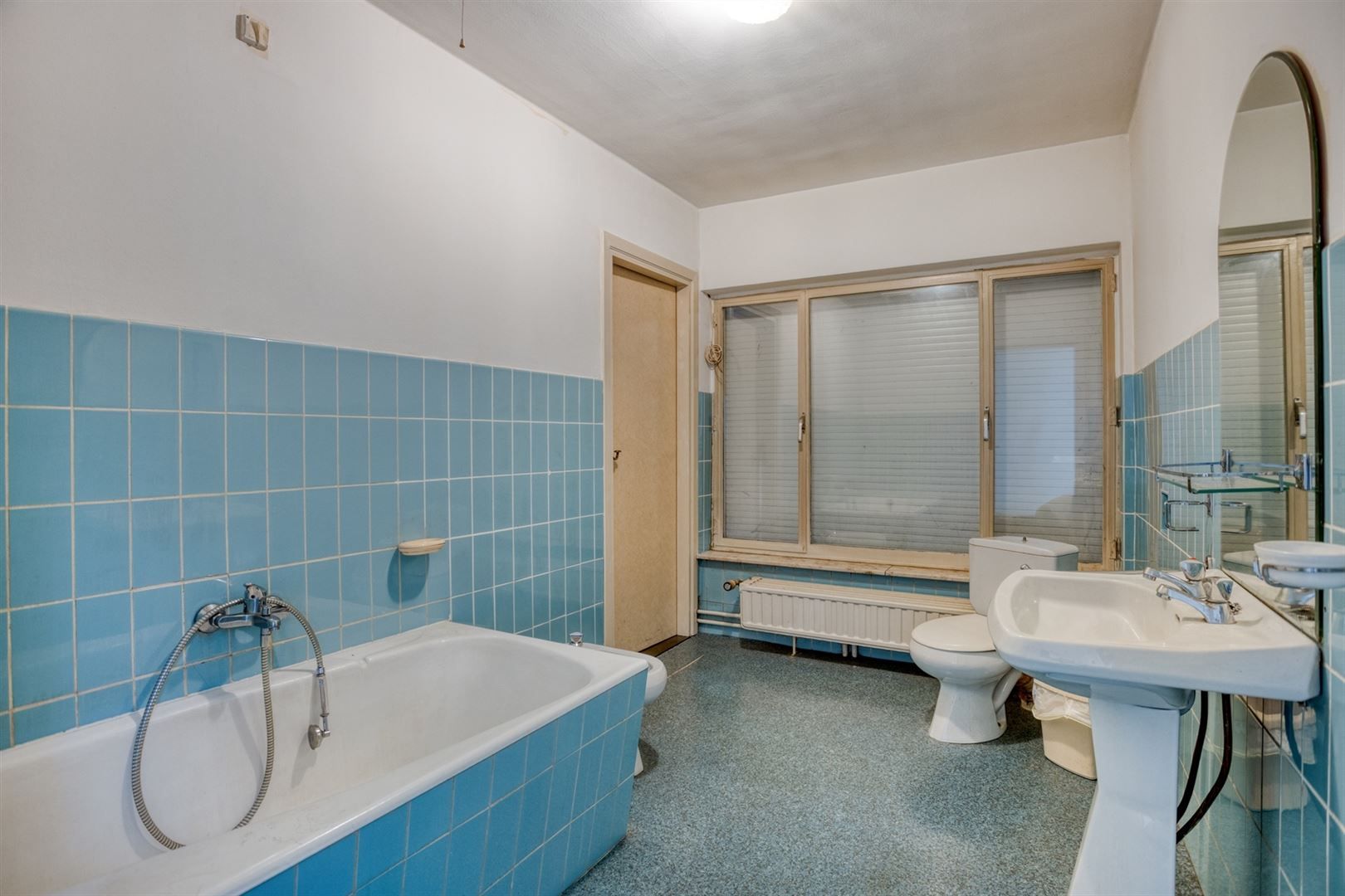 Woning met industriehal op topligging in Maasmechelen foto 12