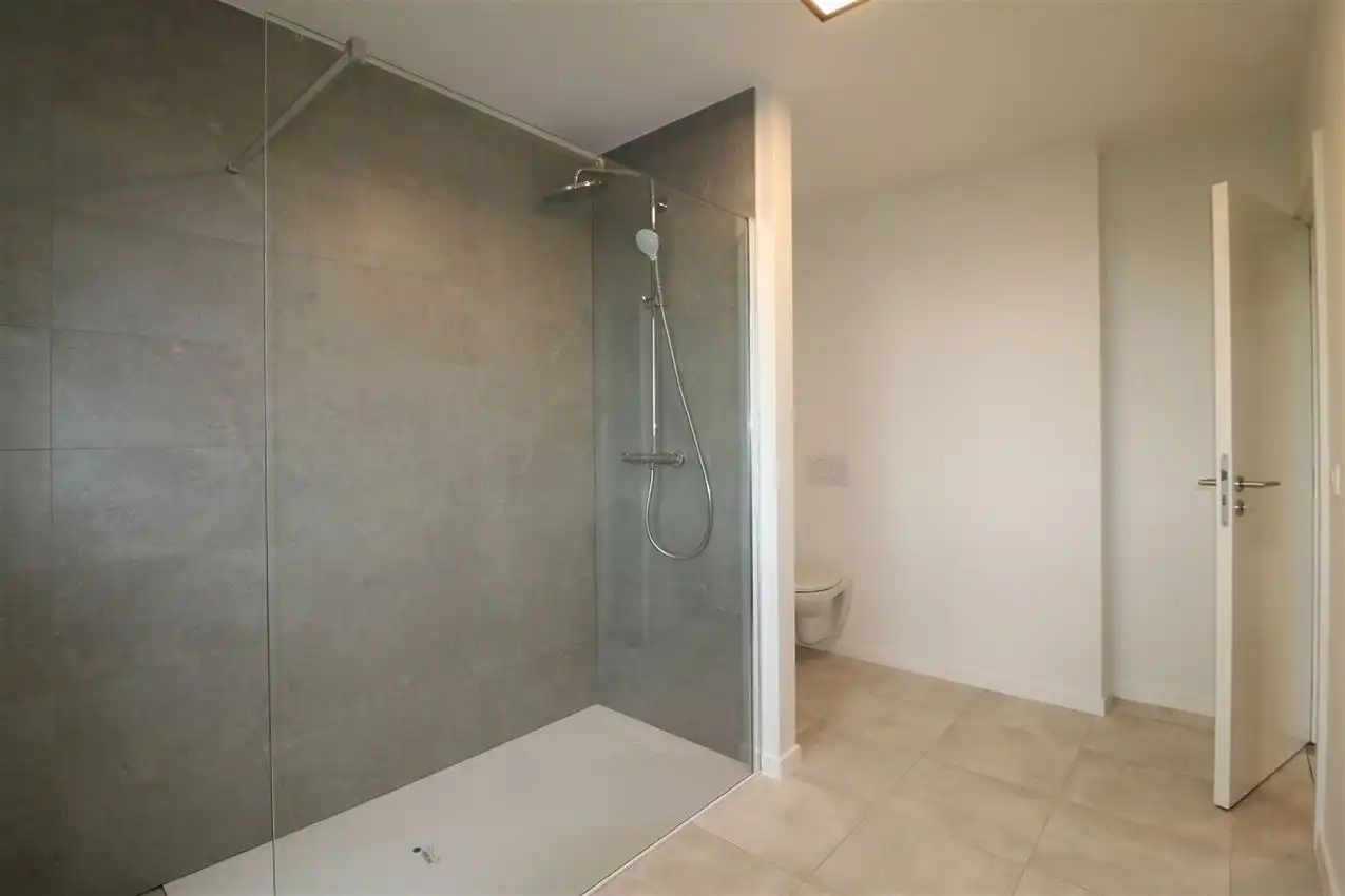 Nieuwbouw, energiezuinig, prachtige omgeving, garage foto 24