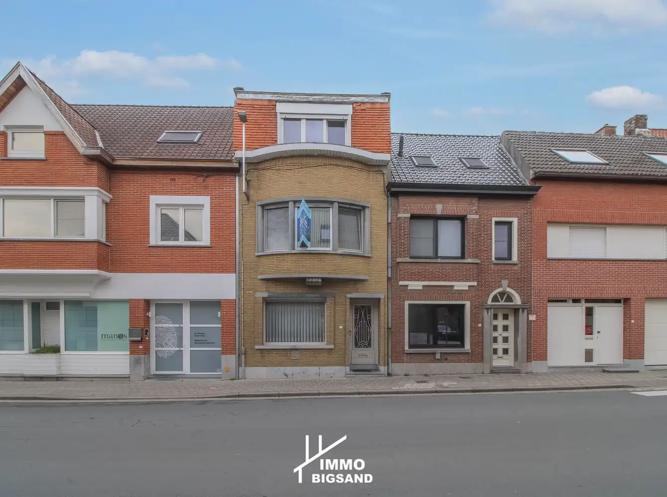 Hoofdfoto van de publicatie: Zeer ruime woning te koop met 4 slaapkamers in Marke