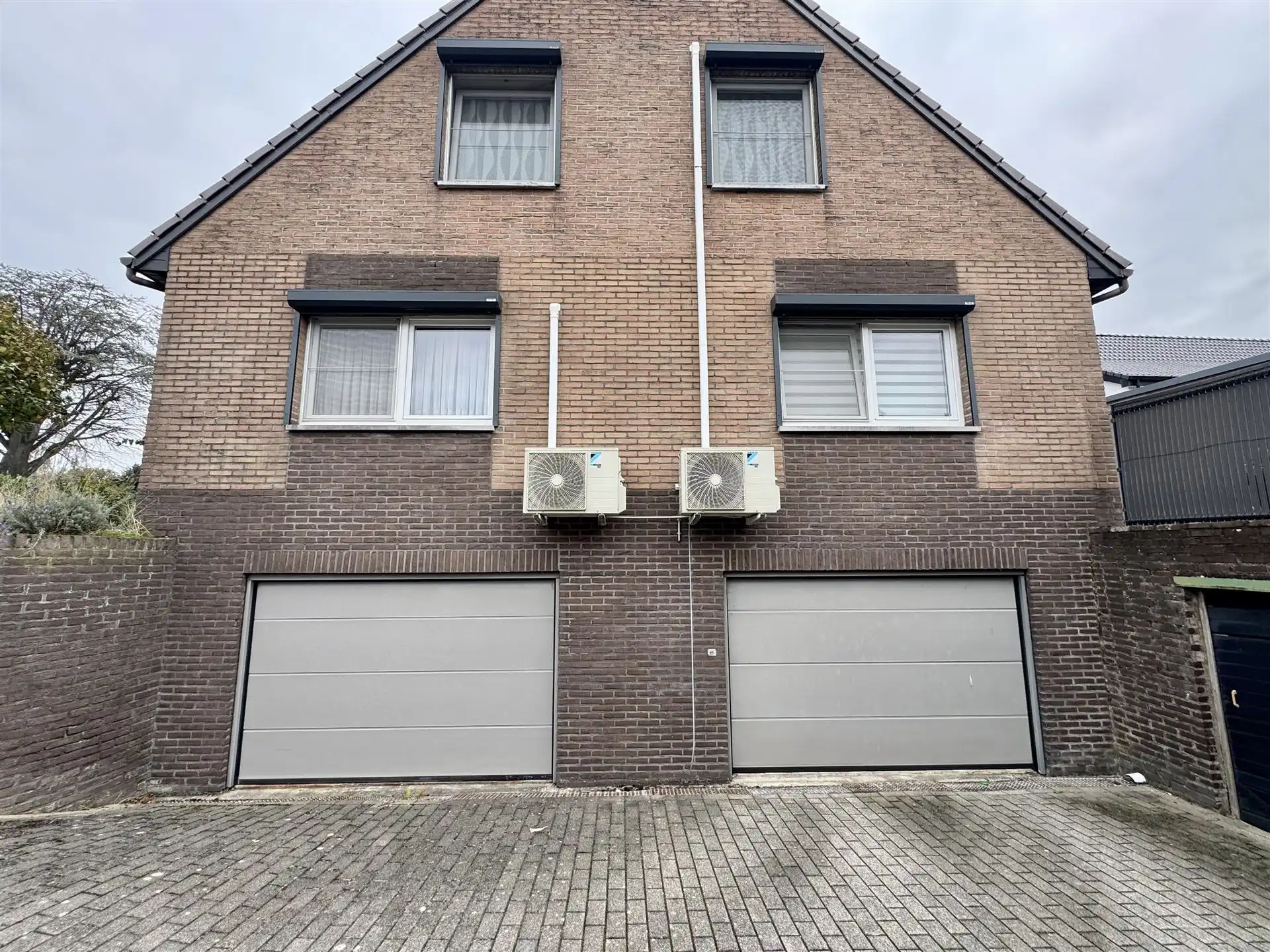 Vrijstaande woning die gebruikt kan worden als twee-woonst foto 32