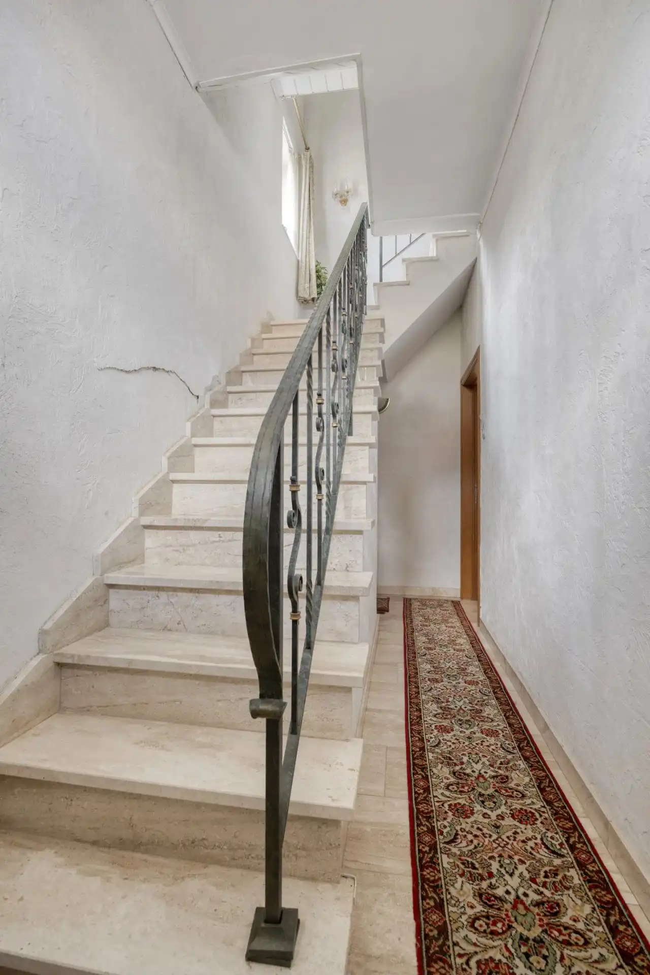 TE RENOVEREN HALFOPEN WONING MET 3 SLPK'S IN RIEMST foto 3