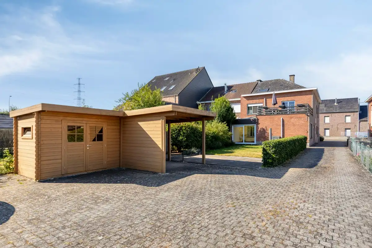 Gelijkvloers appartement met 2 slaapkamers, terras en tuin foto 23