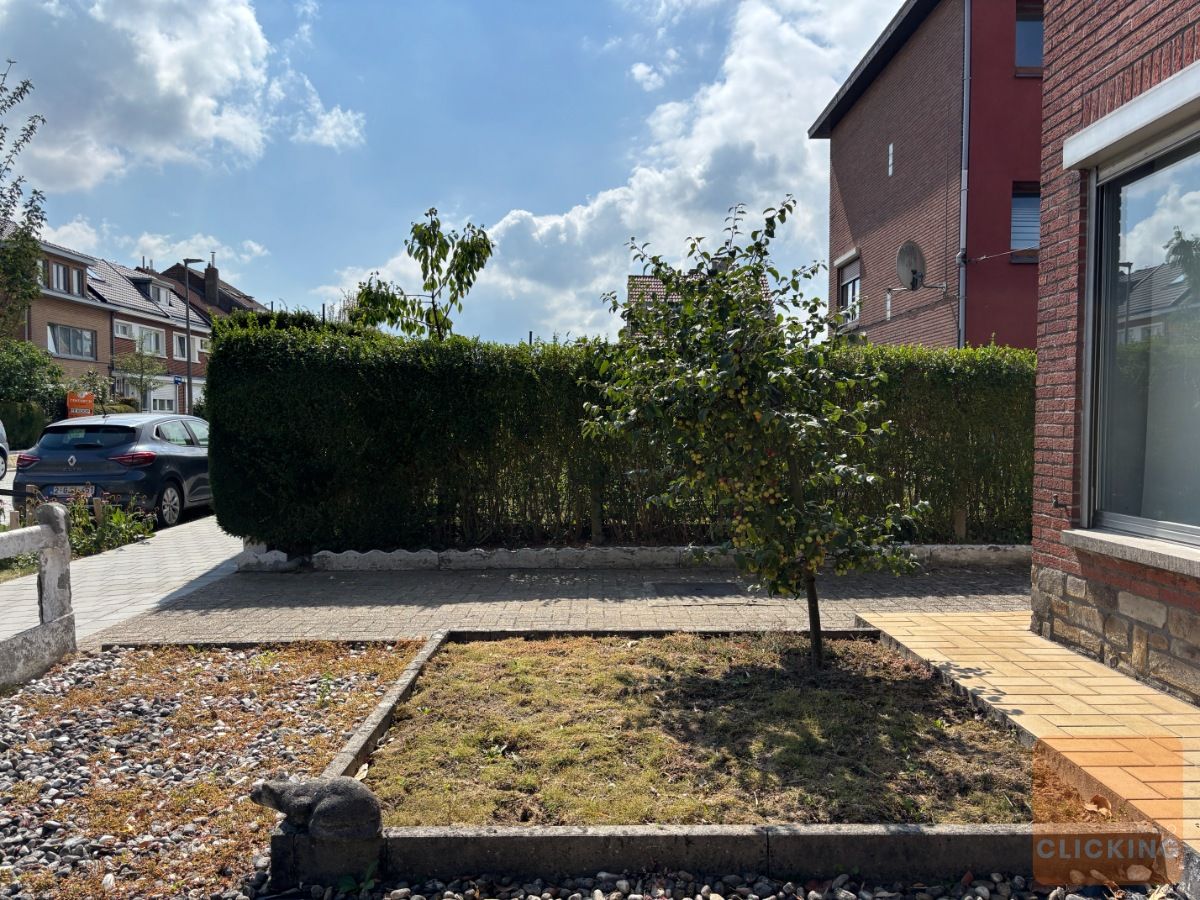 Charmante halfopen woning met stadstuintje foto 14