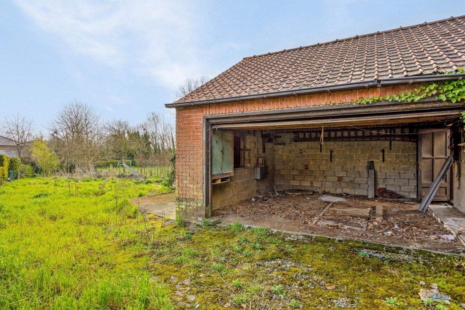 Grote hoekwoning met vele mogelijkheden - centrum Deftinge ! foto 3