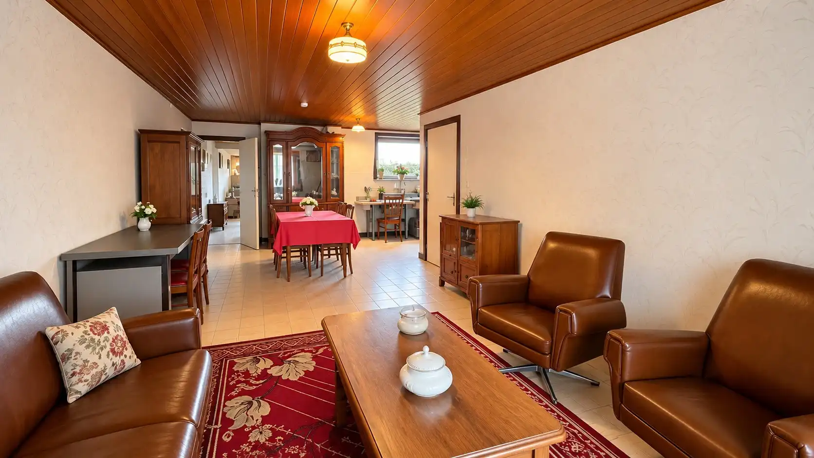 Ruime woning met 5 mogelijke slaapkamers, 2 badkamers, grote garage, ... 641 m² foto 15
