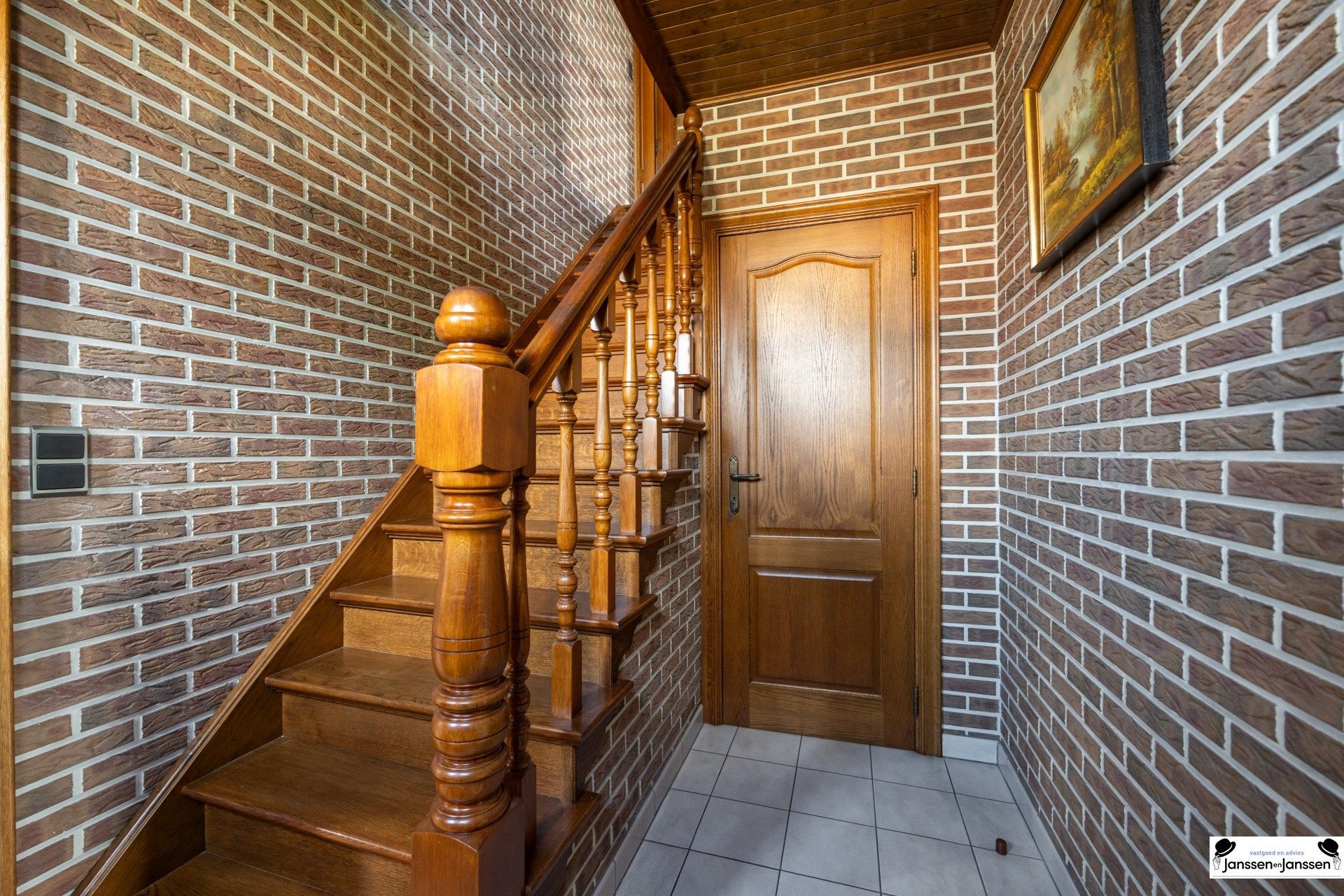 Ruime gezinswoning met 3à4 slaapkamers, kelder op een centrale locatie! foto 4