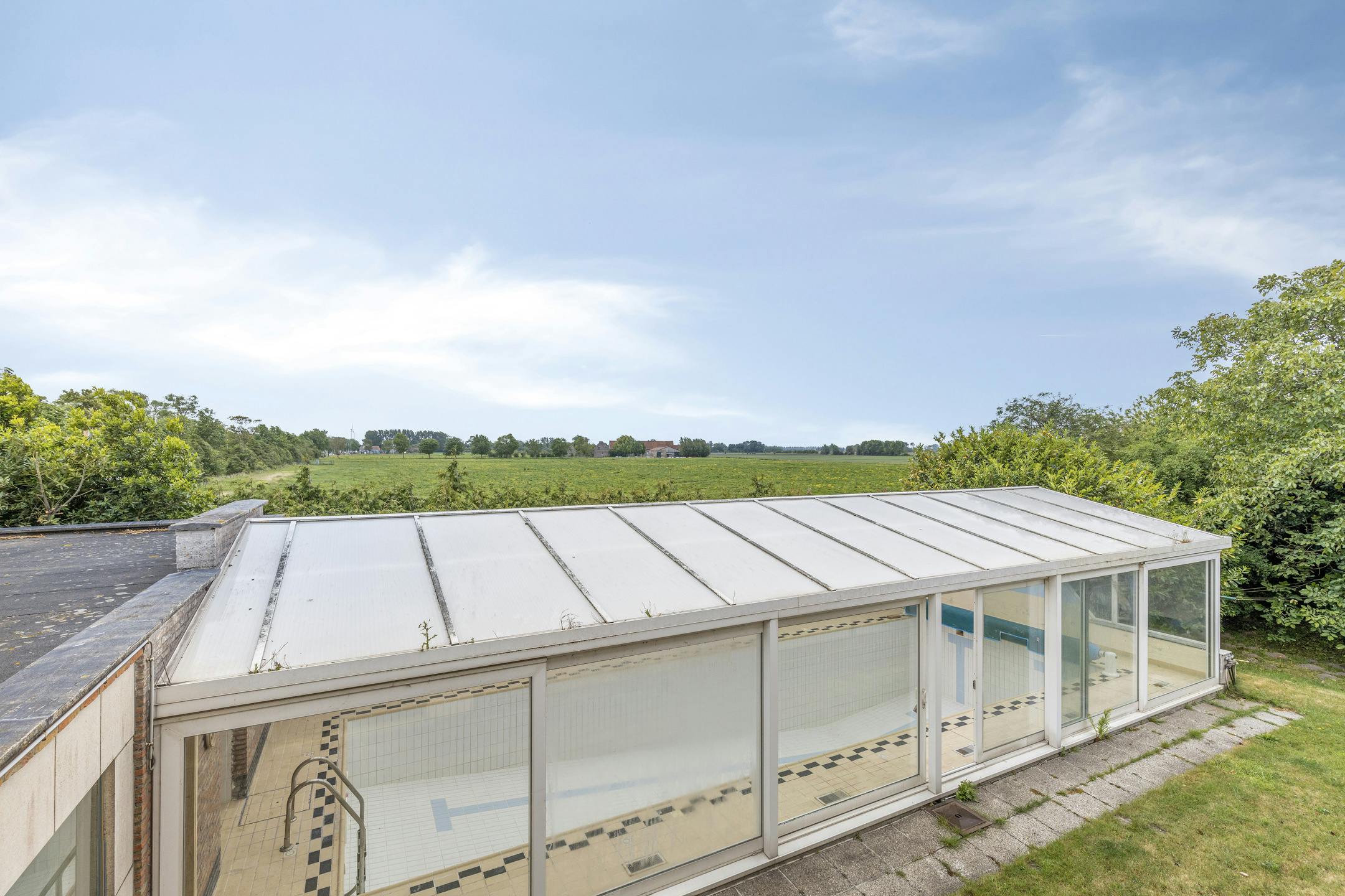 Statig te renoveren villa te koop met zwembad nabij Brugge  foto 14