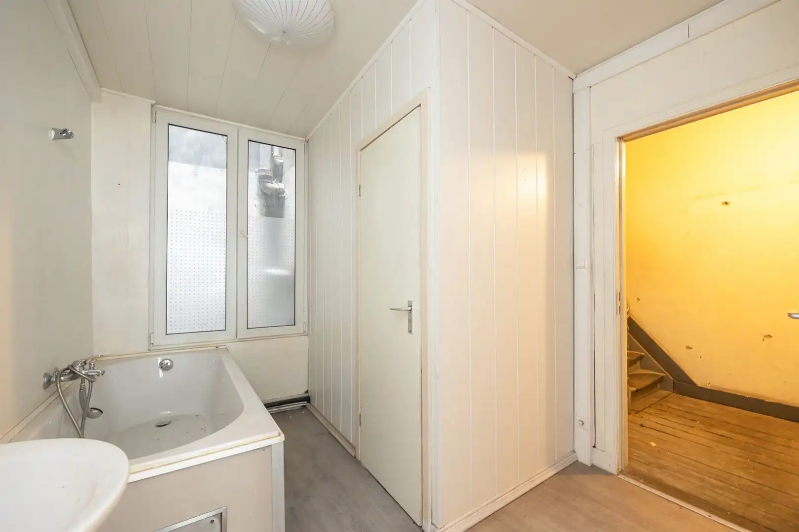 Te renoveren opbrengsteigendom op premium locatie foto 7