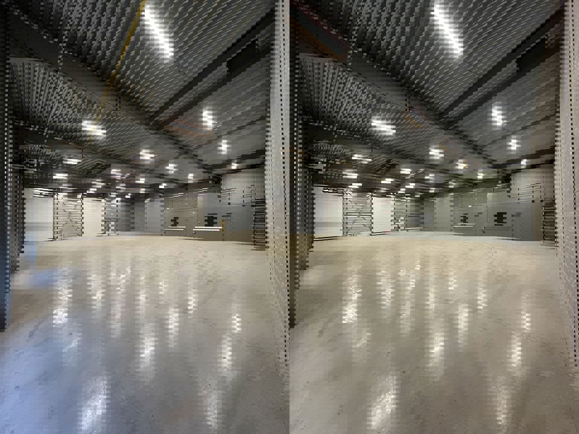 CENTRAAL GELEGEN MAGAZIJN VAN 300M² foto 4