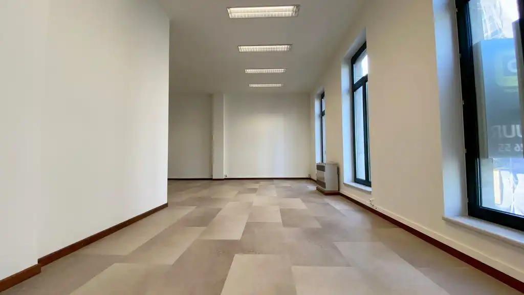 Kantoorruimte te huur in gerenoveerde herenwoning in centrum Gent foto 9