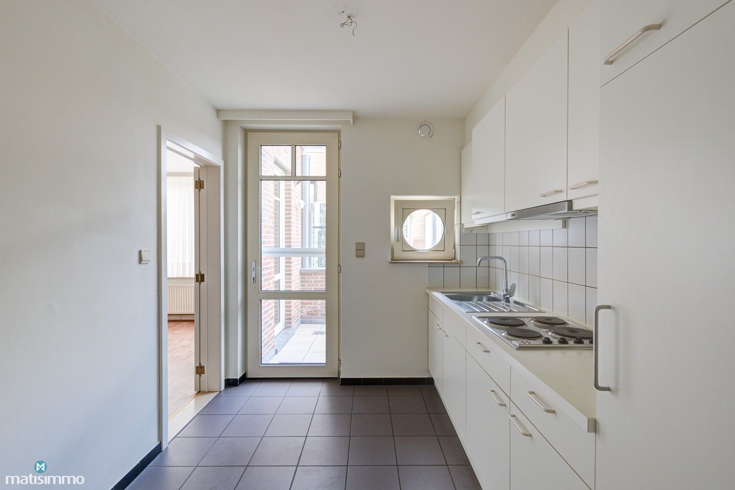 INSTAPKLAAR APPARTEMENT MET 2 SLAAPKAMERS, TUIN EN GARAGE IN SCHOONBEEK foto 8