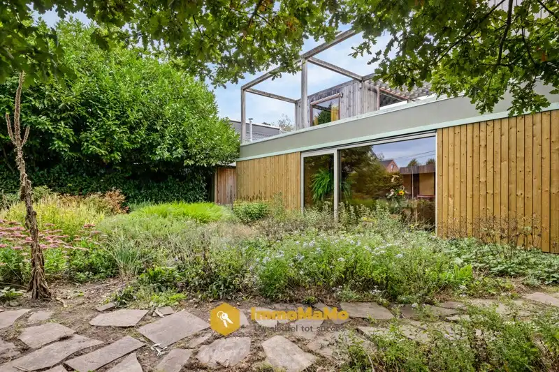 INSTAPKLARE GEZINSWONING MET 3 SLAAPKAMERS EN GROENE TUIN TE KOOP IN WACHTEBEKE foto {{pictureIndex}}