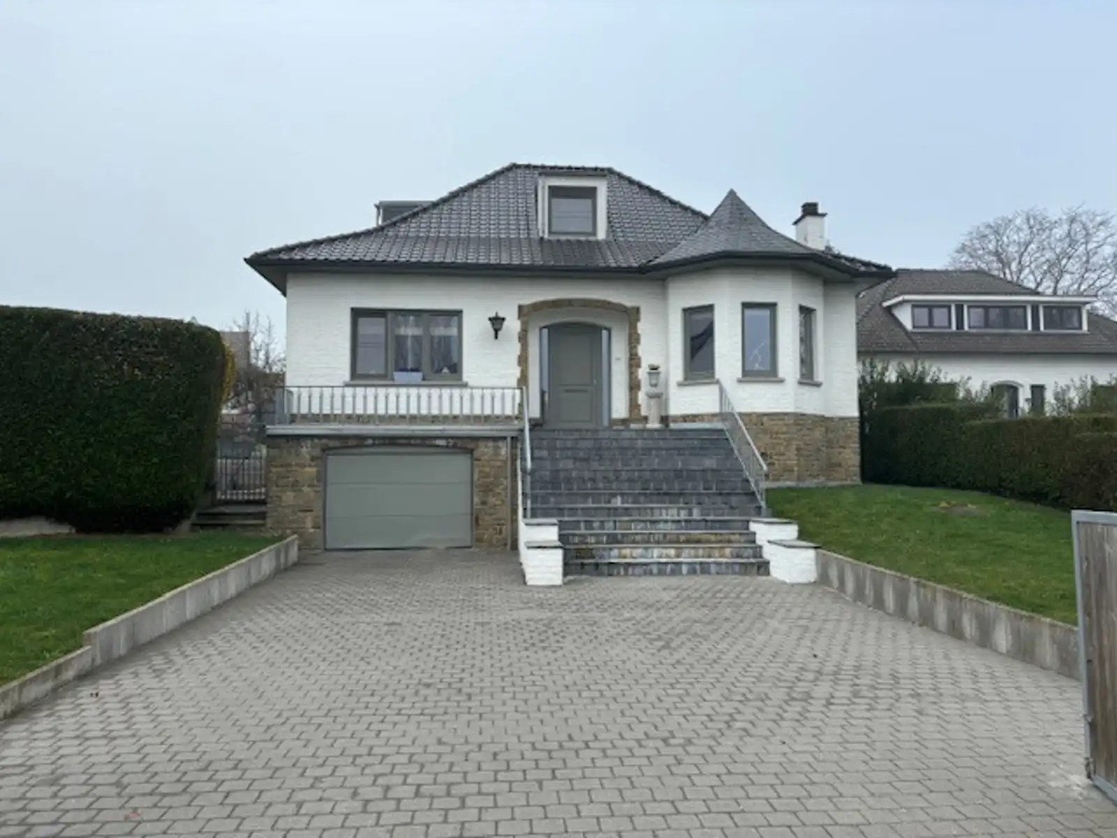 Mooe villa met 4 slpks aan de rand van Tienen foto {{pictureIndex}}