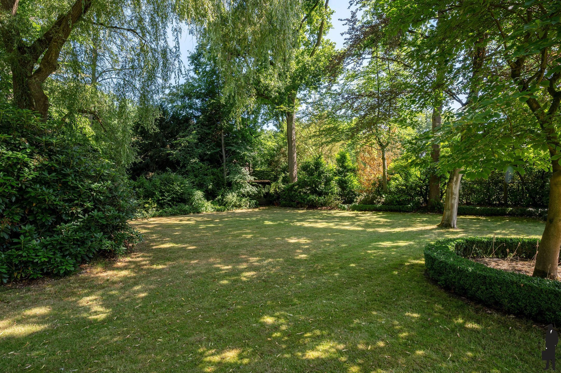 Franse villa op ca. 2.140 m² in 't Vriesdonk gelegen! foto 21