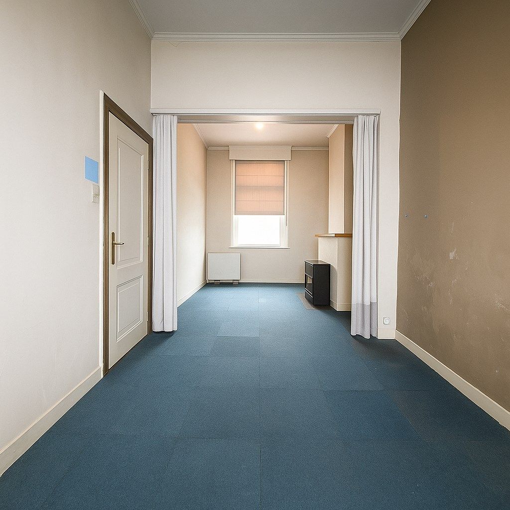 Te koop: Te renoveren woning in het hart van Sint-Niklaas – karakter, ruimte én topligging! foto 4