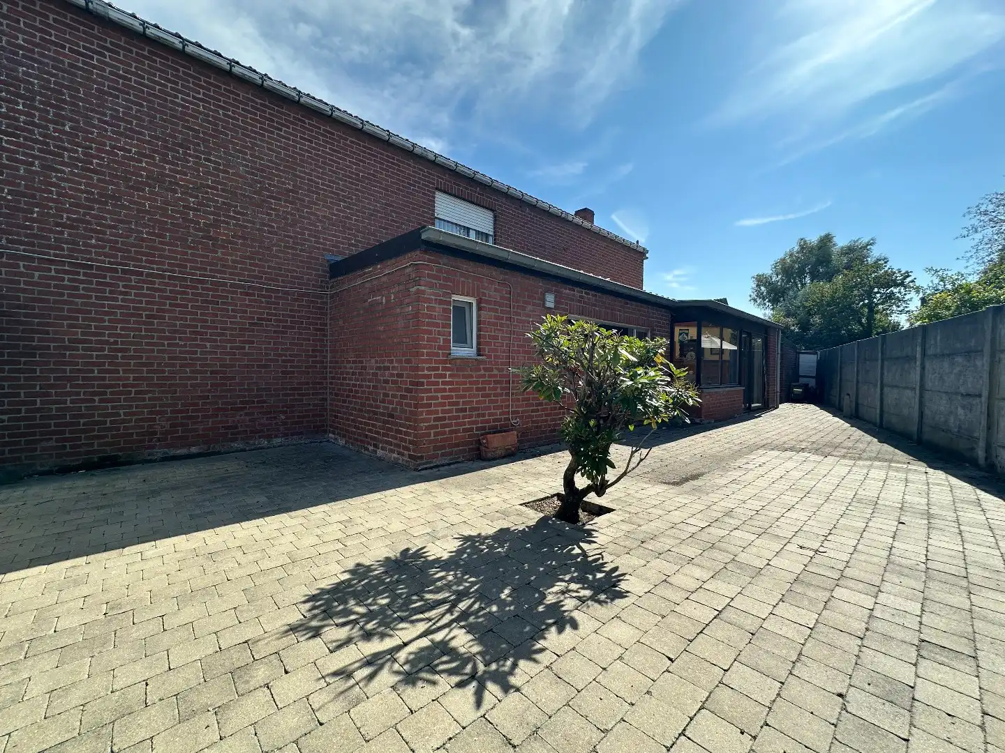 Rustige gelegen woning met 3 slpk, dubbele garage, tuin én landelijk open zicht, Ichtegem foto 3