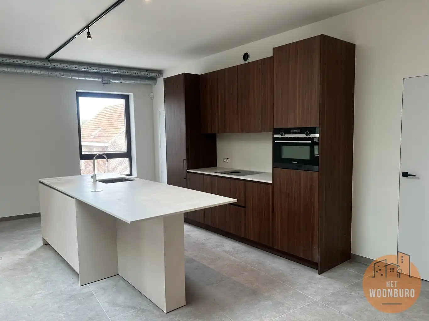 Kantoor met polyvalente ruimte, 4 burelen, vergaderzaal foto 6