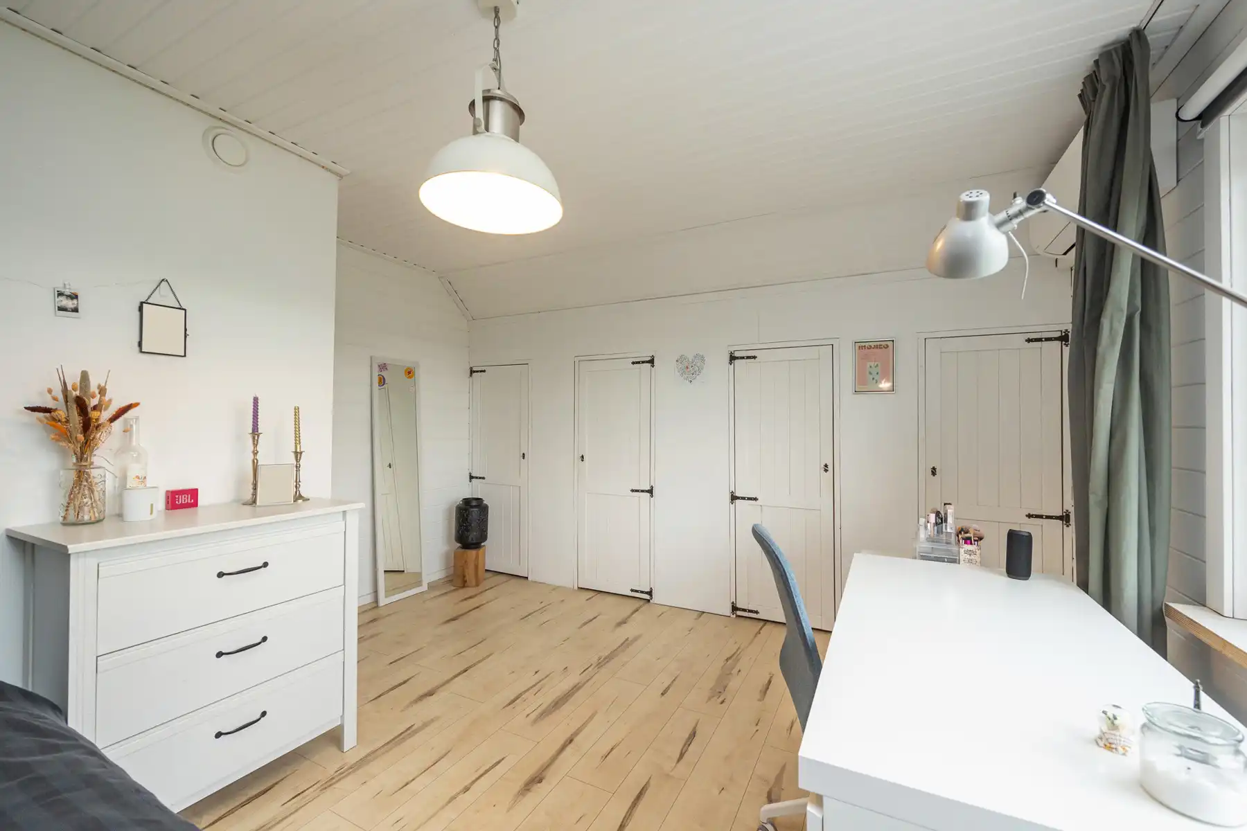 Gerenoveerde gezinswoning met zonrijke tuin op ca 1.081 m². foto 18