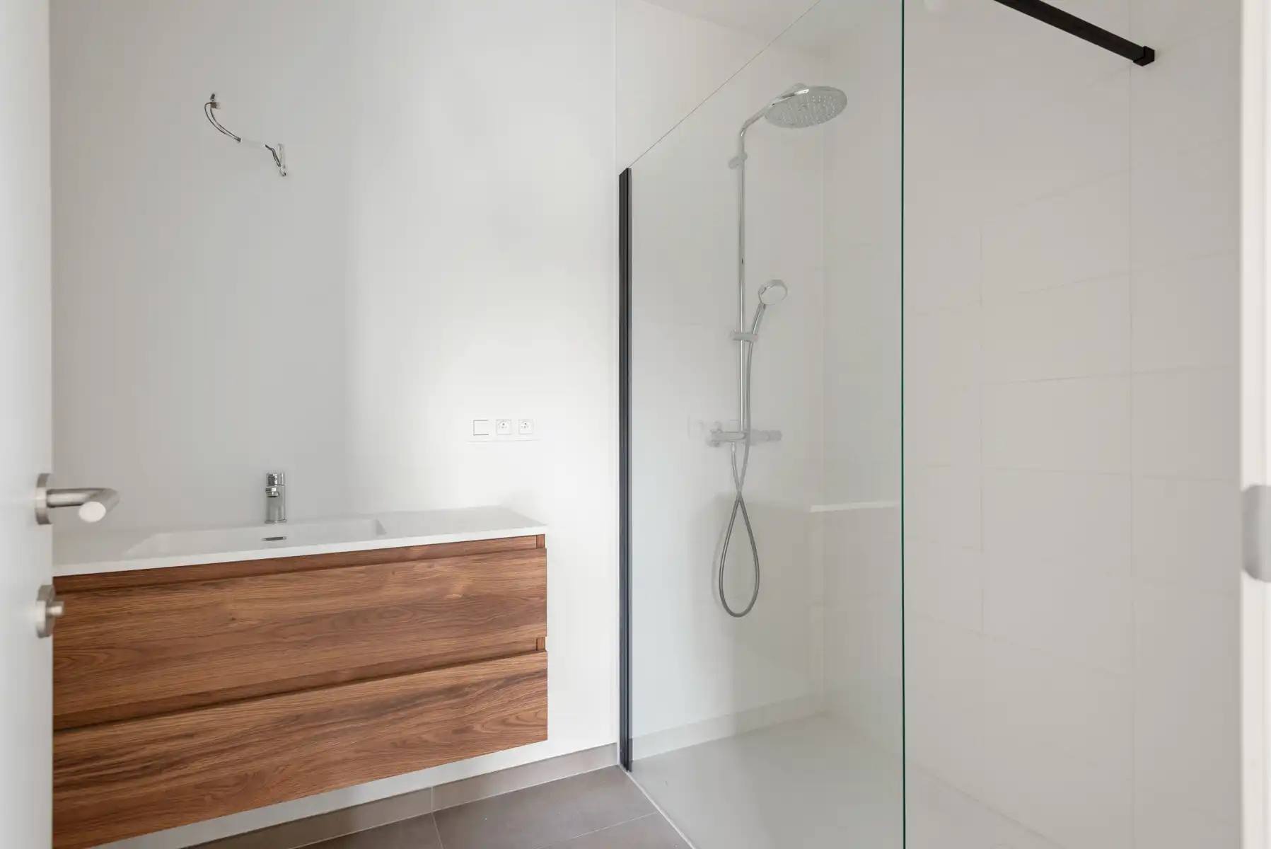 Nieuwbouwappartement met 2 slpk. + dressing/bureau en lift foto 5