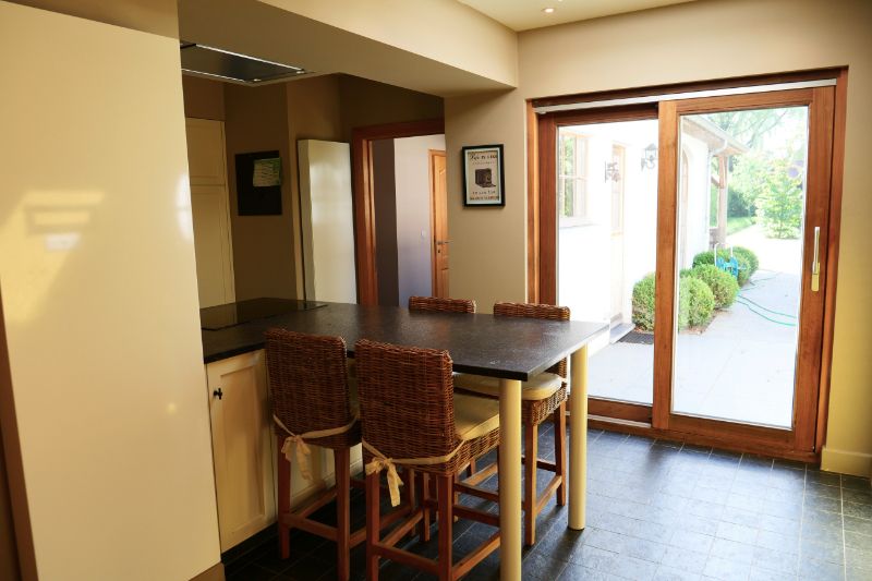 Uiterst charmante woning te huur in het centrum van Waregem foto 6