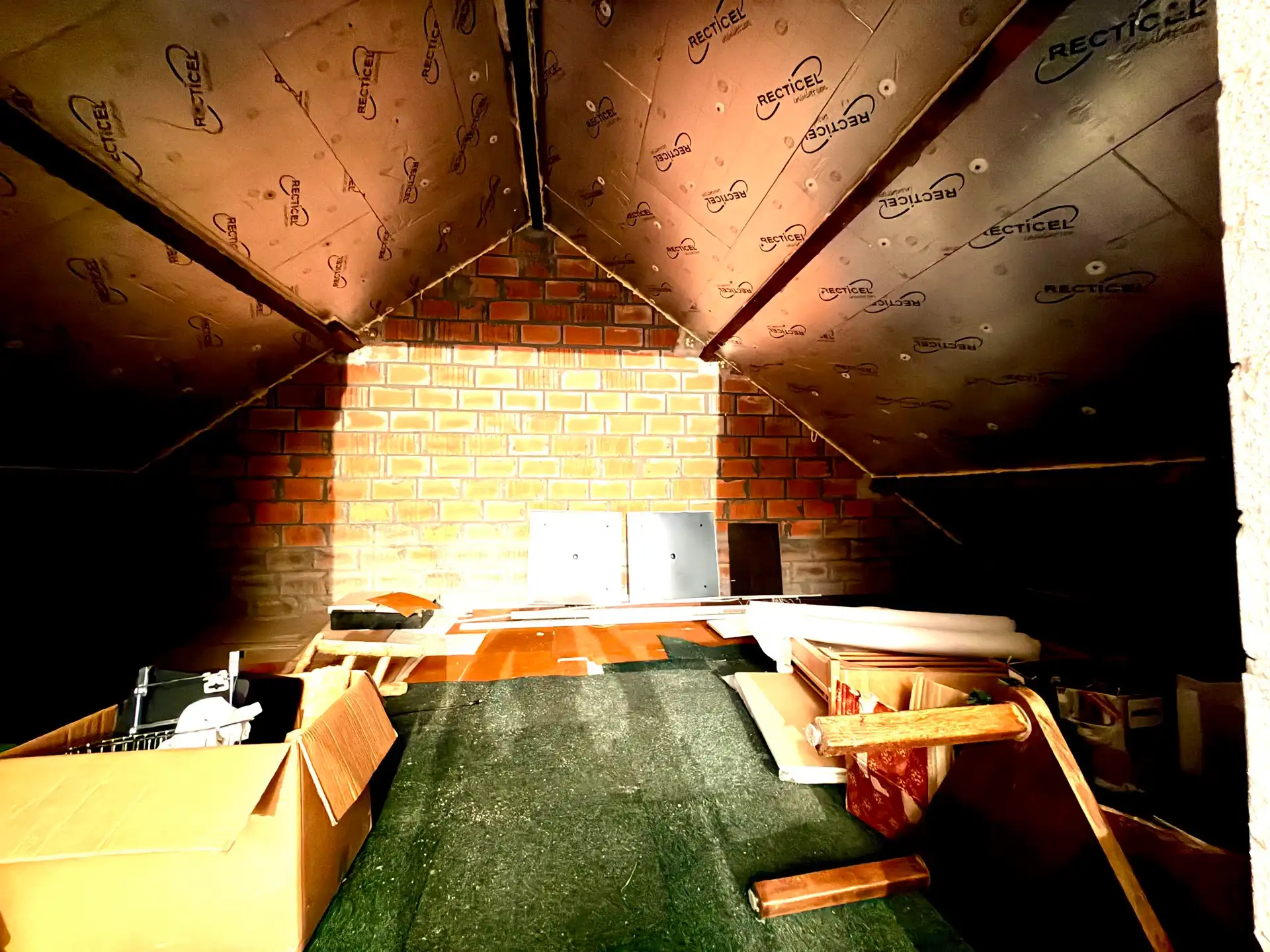 TE KOOP Instapklare bel-etagewoning met terras en ruime garage. foto 17